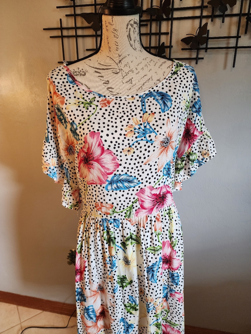 3 For $15 Sale! Multicolor Leaf and Dot Dress - Picture 2 of 7